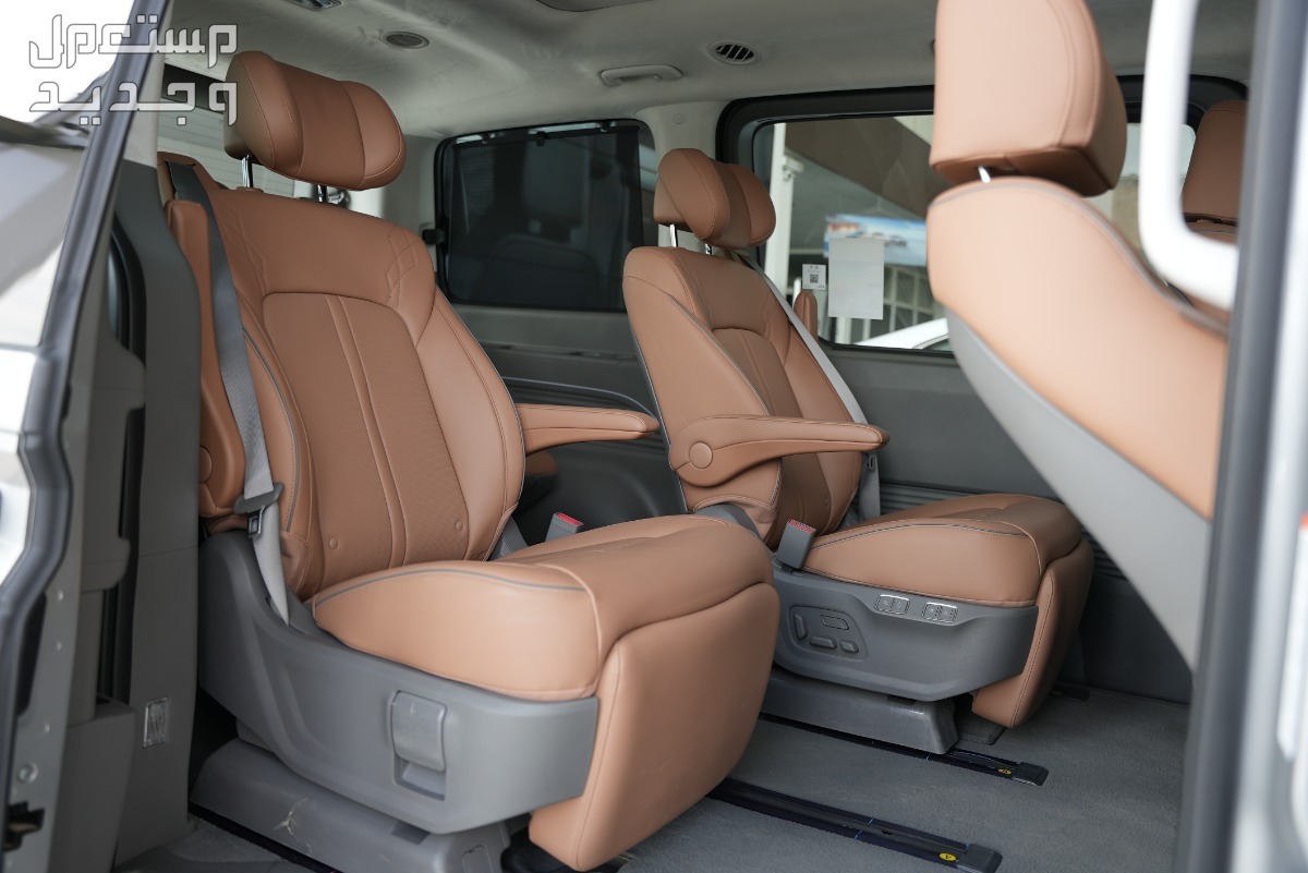 هيونداي ستاريا 2024 الجديدة بجميع الفئات والاسعار المتوفرة عند الوكيل وابرز العيوب والمميزات في عمان مقاعد سيارة هيونداي ستاريا 2024-2025