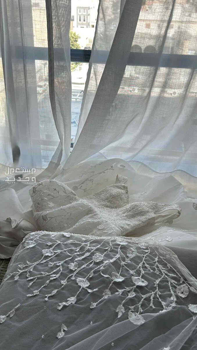 فستان عروس عروسة للايجار في جدة والمدينة وينبع بسعر 2000 ريال فقط