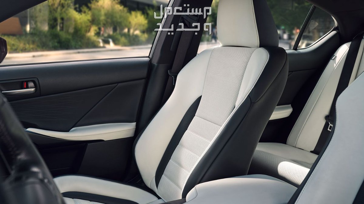 لكزس IS 2024 الجديدة بجميع الفئات والاسعار المتوفرة عند الوكيل وابرز العيوب والمميزات مقصورة القيادة سيارة لكزس IS 2024-2025