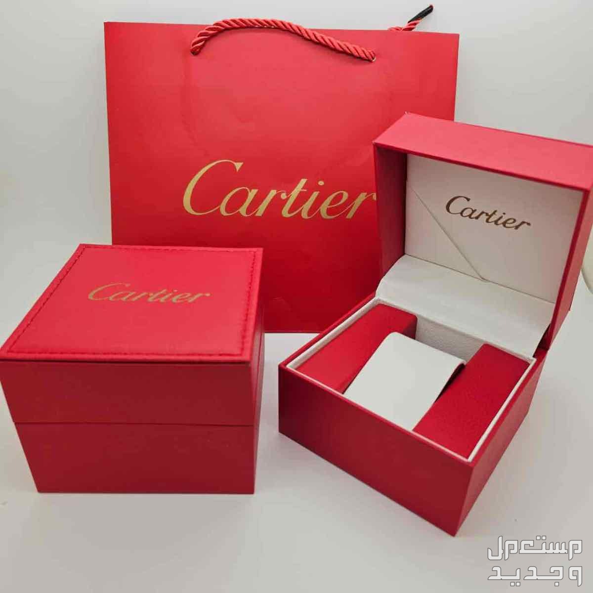 ماركة كارتير 👑 Cartier Octagon  موديل كارتير أوكتاجون ناعم وانيق 👒 .  تقليد درجه اولى - طبق الأصل تماماً  حجم نسائي الأكثر طلبا . مقاس الساعه: 28mm  تتواجد لدينا ( علبه الماركه