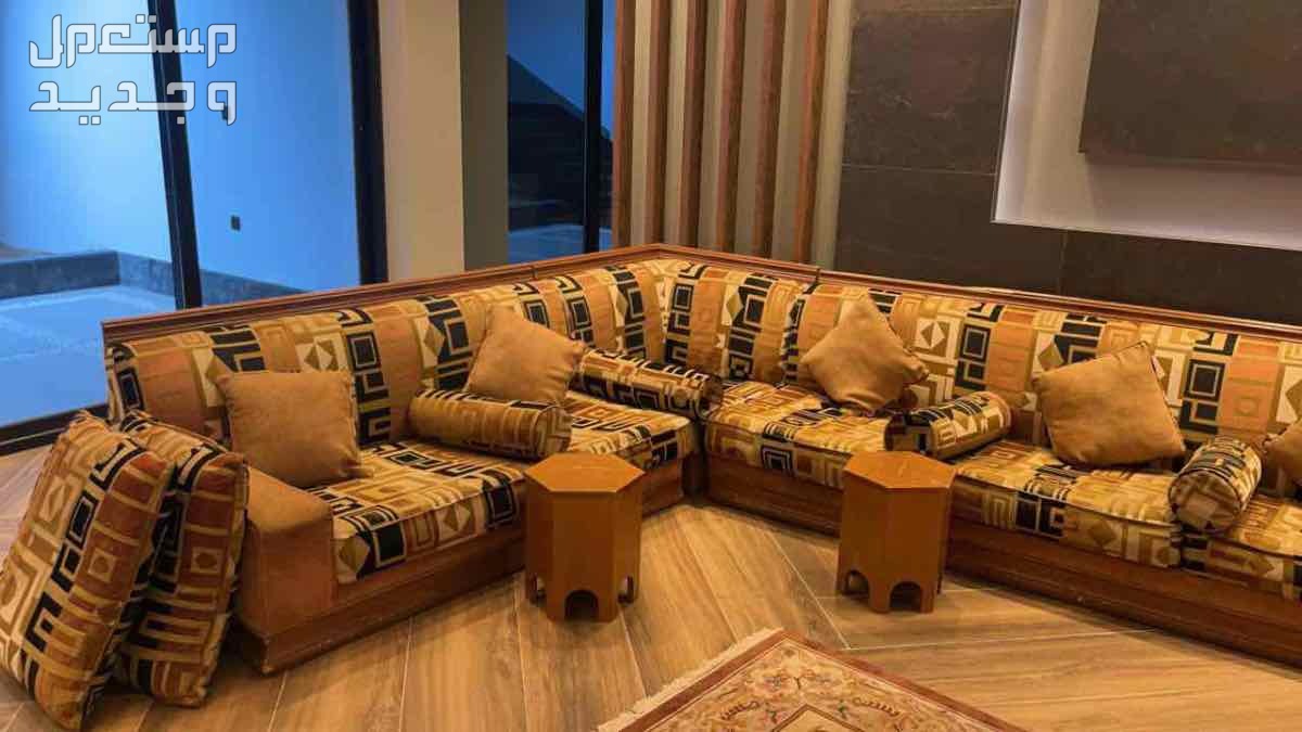 كنب ارضي مع طاولات in Jeddah at a price of 2 thousands SAR