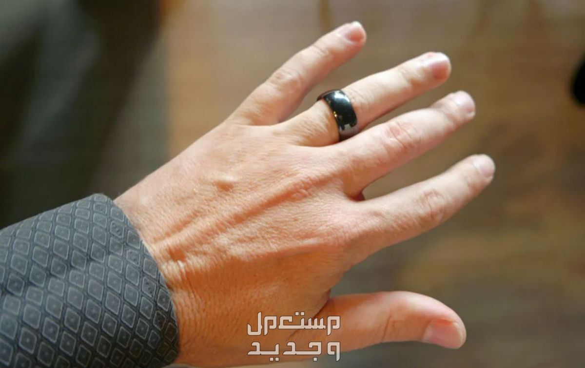 صور خاتم أبل الذكي 2024 وسعره في قطر