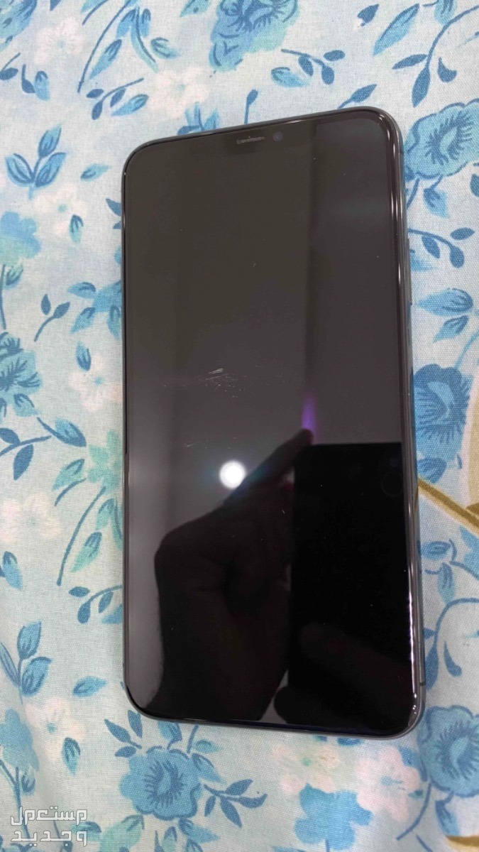 Iphone 11 pro max like new 265 ايفون 11 برو ماكس