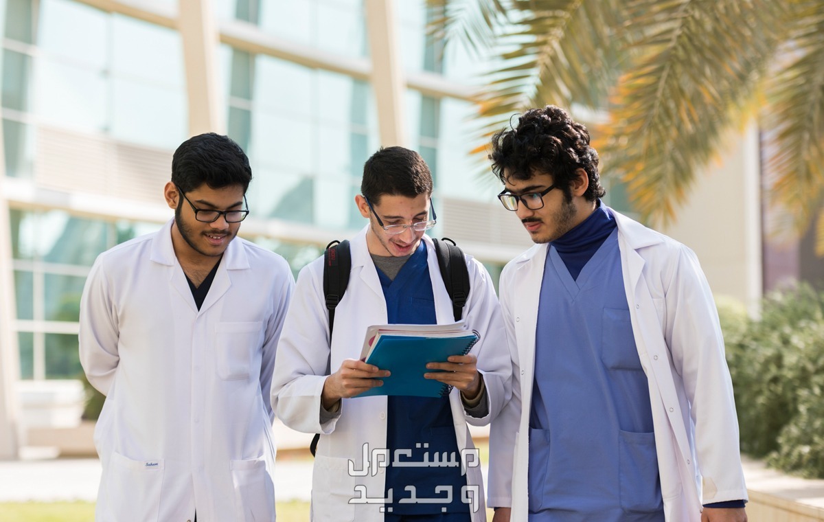 جدول التقويم الدراسي 1445 الفصل الثالث في عمان طلاب في الجامعات السعودية