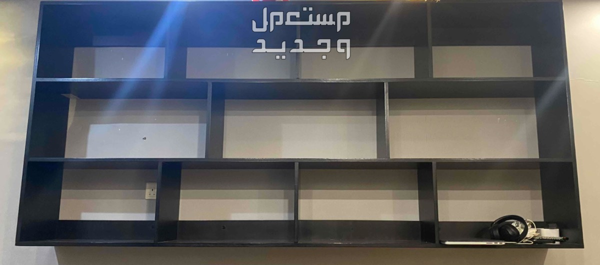 مكتبة كبيرة ونظيفة للبيع  في الرياض بسعر 250 ريال