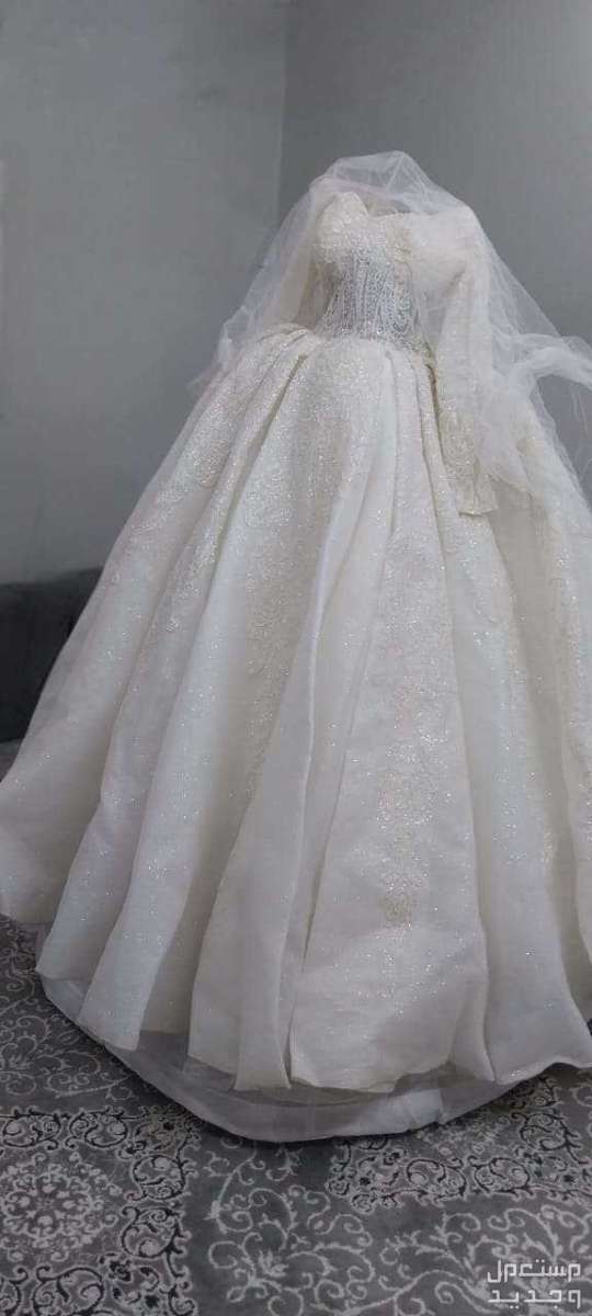 فستان زفاف للبيع في الرياض