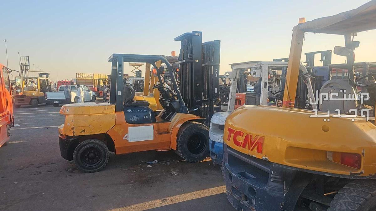 forklifts and Cranes and JCB for rent