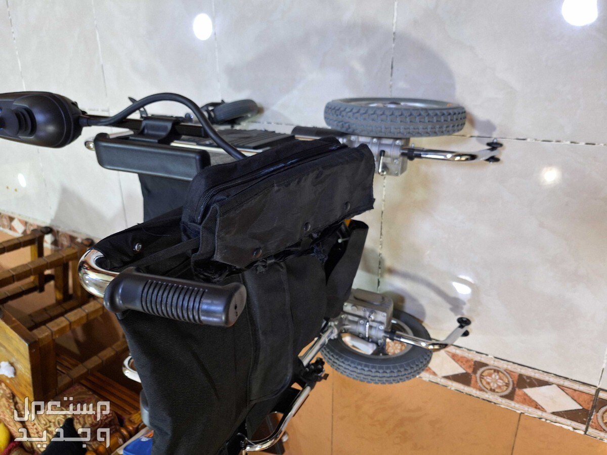 كرسي كهربائي للبيع مستعمل استعمال خفيف في الخبر بسعر 2800 ريال سعودي