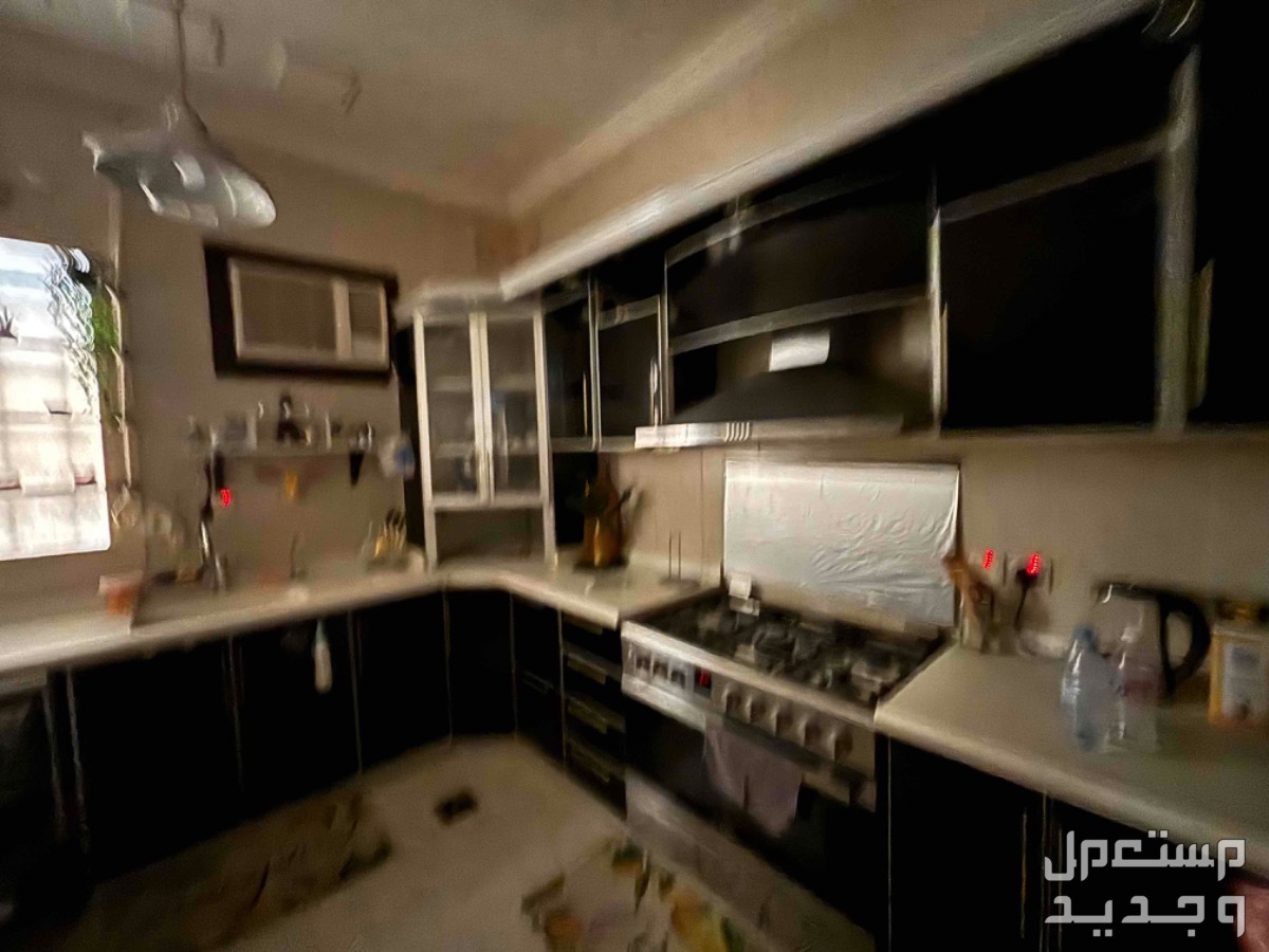 دواليب مطبخ مع رخام صناعي في جدة بسعر 3000 ريال سعودي