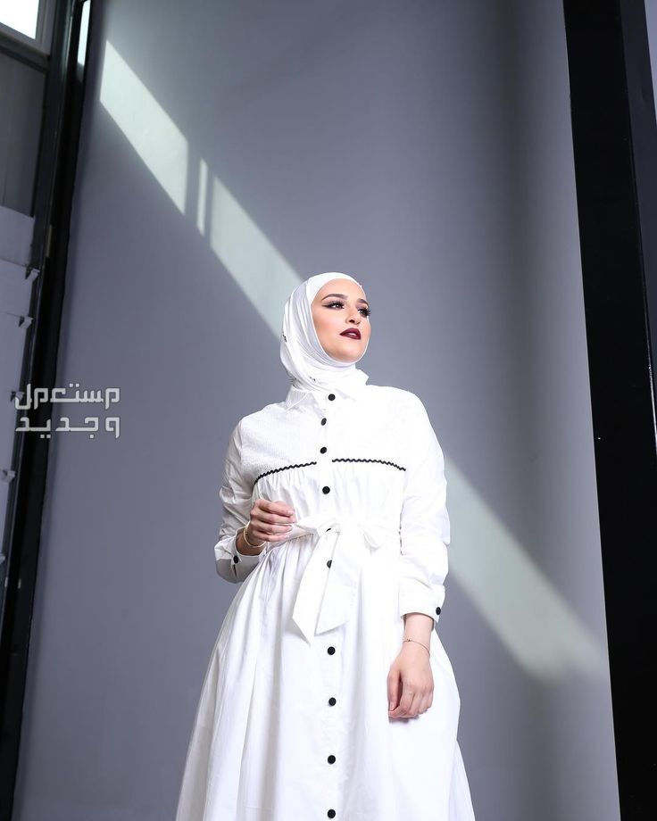 أحدث أشكال فساتين العيد بألوان وتصاميم حديثة 2024 في السعودية فستان أبيض