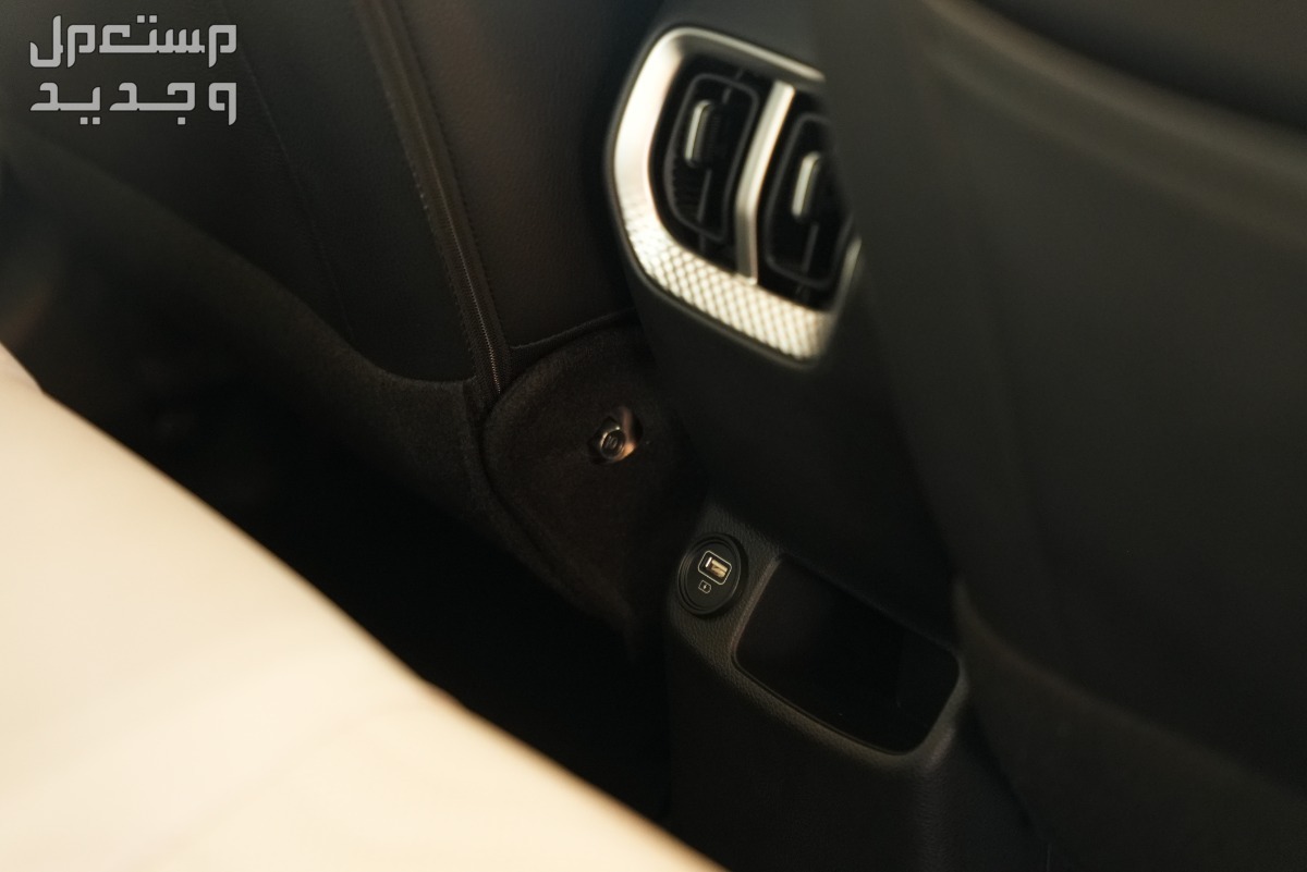فئات كيا سونيت 2024 مع أسعارها وأبرز المواصفات والتقنيات لدى الوكيل منافذ USB للمقاعد الخلفية