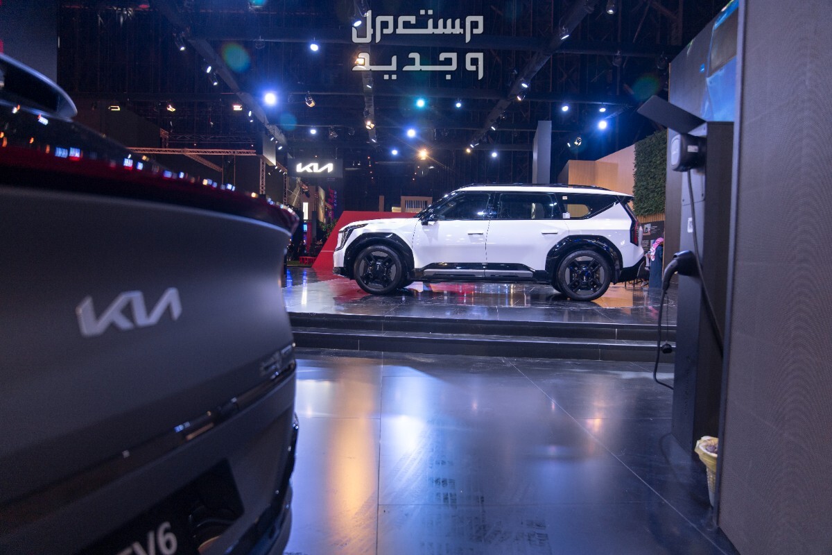 صور كيا EV9 2024 بجودة عالية من الداخل والخارج والألوان المتوفرة كيا EV9 2024 من الجانب
