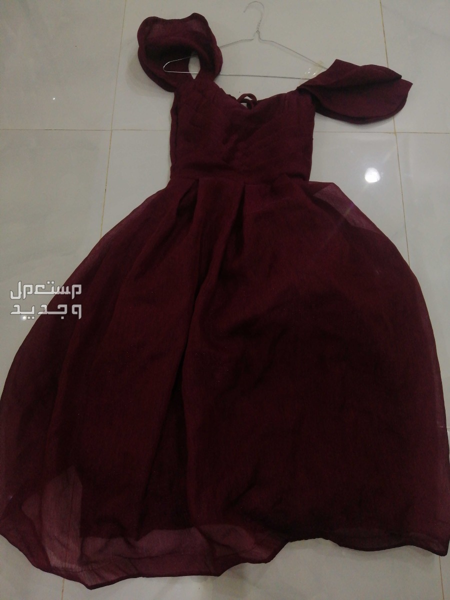 الرياض  في الرياض  فستان مستخدم مره واحده أخذته ب390 وسعره الحالي 280