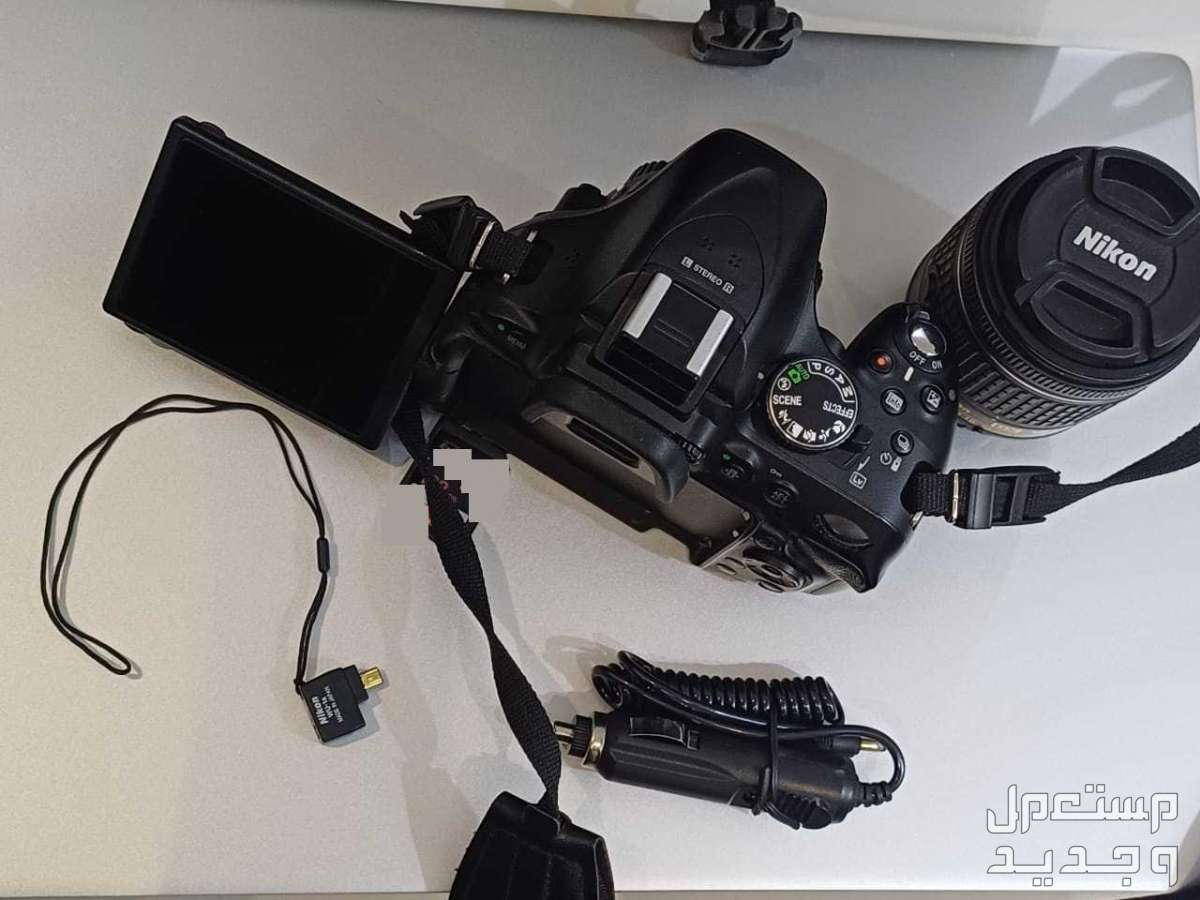 كاميرا نيكون d5200 بحالة ممتازة في الخرج بسعر 1100 ريال سعودي