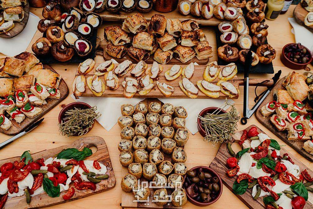 خطوات تحضير مائدة رمضان بالصور في الأردن شكل المائدة بعد وضع الطعام