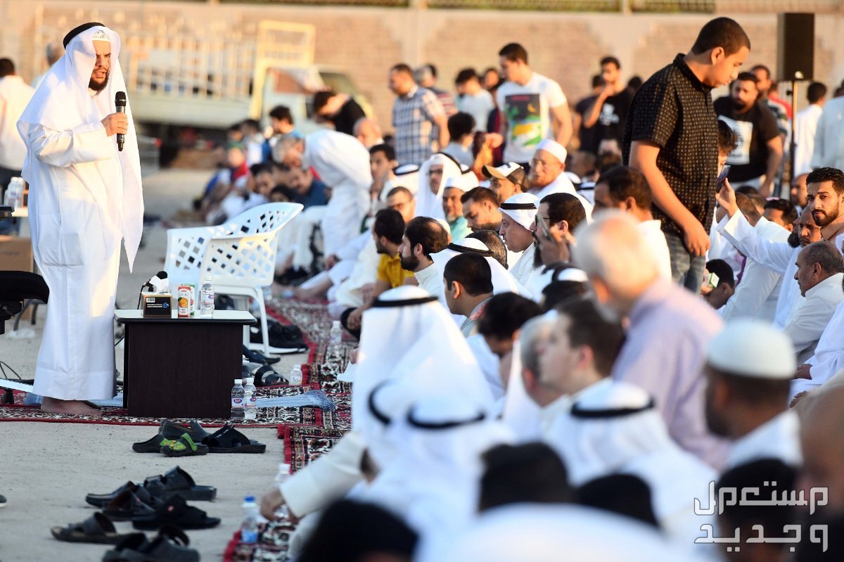 موعد صلاة عيد الفطر 1445-2024 مسلمون في صلاة العيد