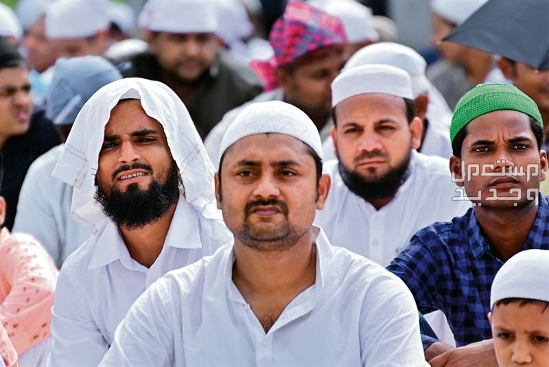 موعد صلاة عيد الفطر 1445-2024 مسلمون في صلاة العيد