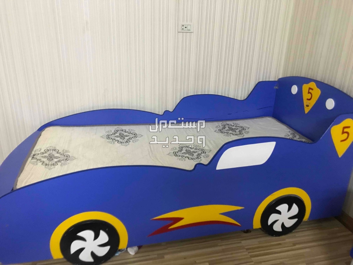 سيارة العيد على شكل سرير