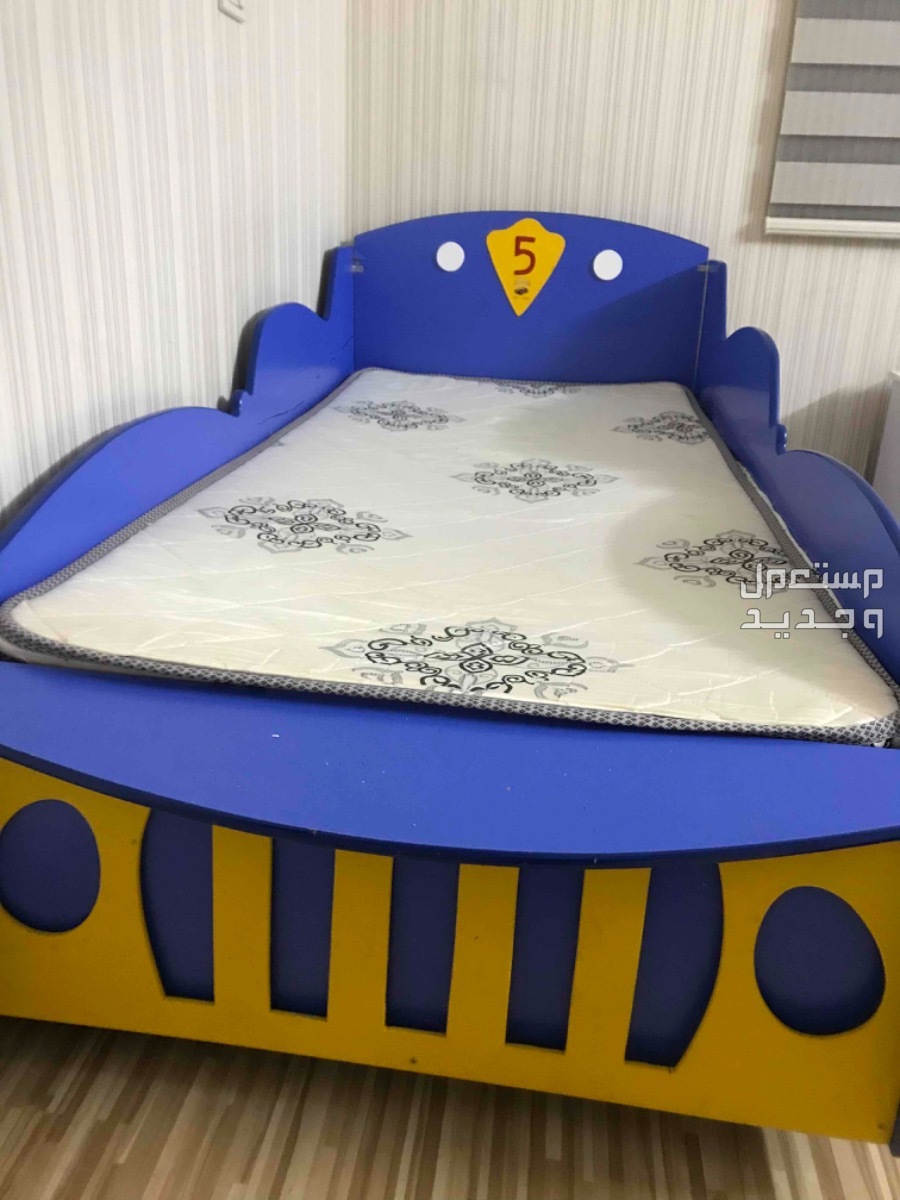 سيارة العيد على شكل سرير