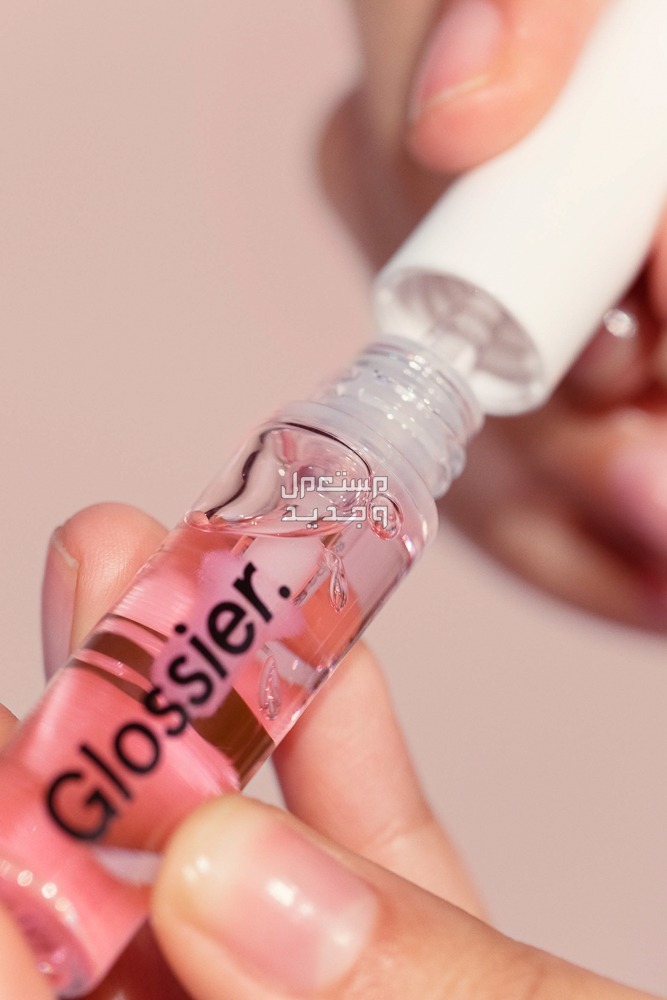 أنواع أحمر الشفاه ودرجاته وألوانه بالصور تفاصيلأحمر شفاه Glossier lip gloss