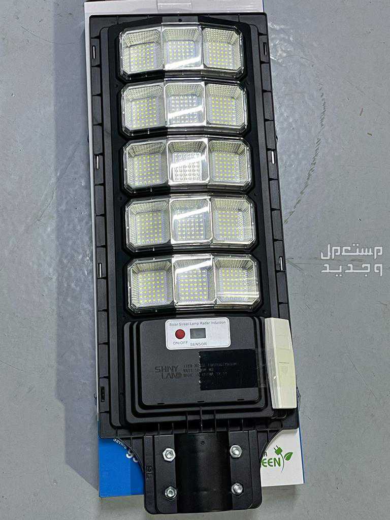 كشاف عمود يعمل على الطاقة شمسية 1800 واط ‏LED+ريموت كنترول للتحكم SMD 5630 /320 LED طول الكشاف 75 سم عدد انوار إضاءة LED - 320 لوحة طاقة شمسية من البولي سيليكون . بطارية أيون الليثيوم فوسفات