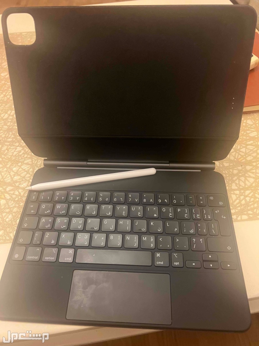 ايباد مع القلم ولوحة مفاتيح ماجيك كيبورد