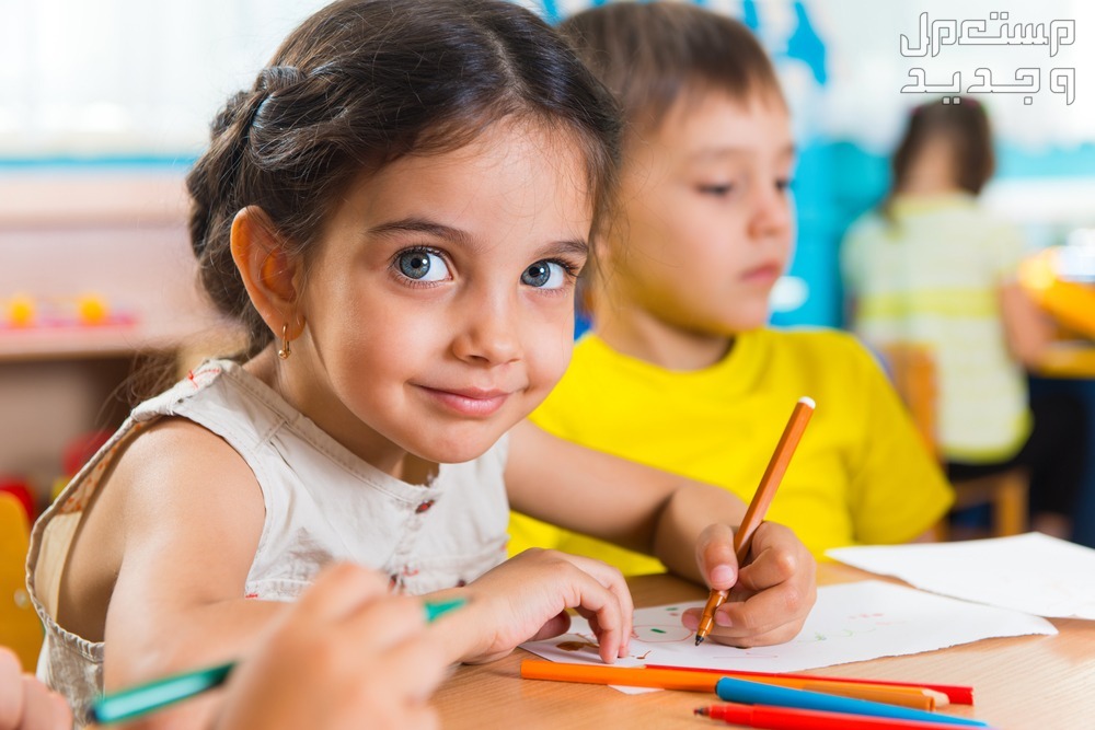 شروط فتح روضة أطفال وزارة التعليم 1446 في الإمارات العربية المتحدة طفلة في روضة الأطفال