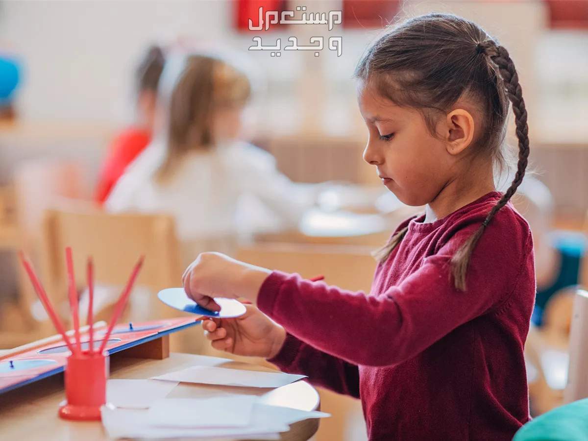 شروط فتح روضة أطفال وزارة التعليم 1446 في الإمارات العربية المتحدة طفلة في روضة الاطفال