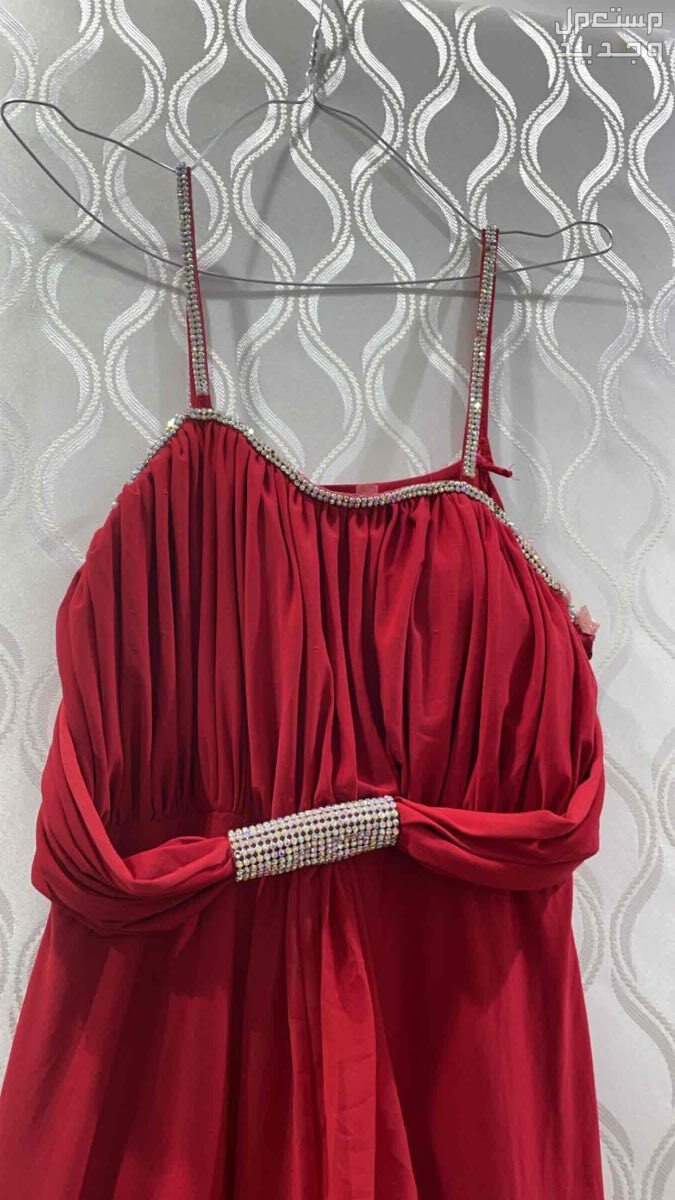 فستان احمر في سكاكا بسعر 90 ريال سعودي