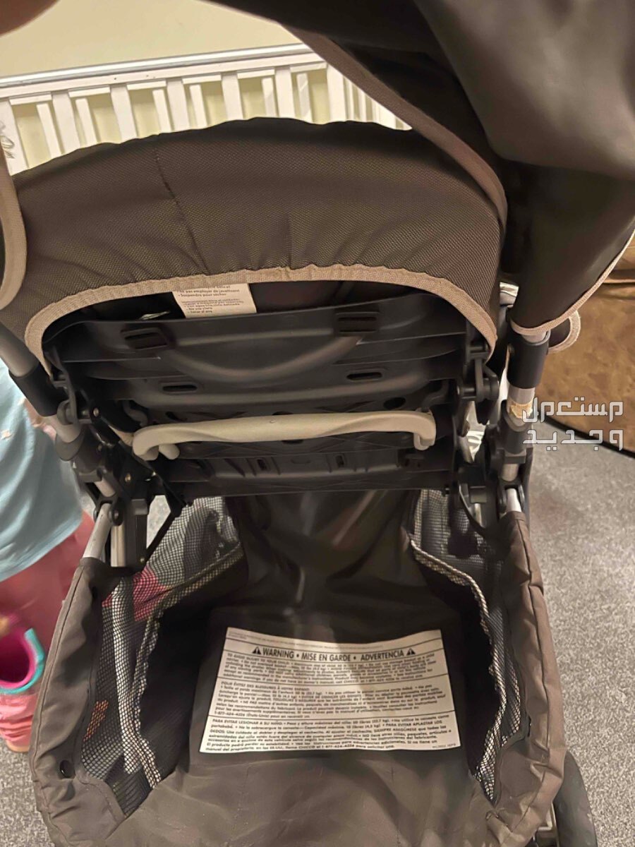 عربة اطفال قابله للطي وكرسي سياره مع القاعده من شيكو  في الرياض بسعر ألف ريال سعودي