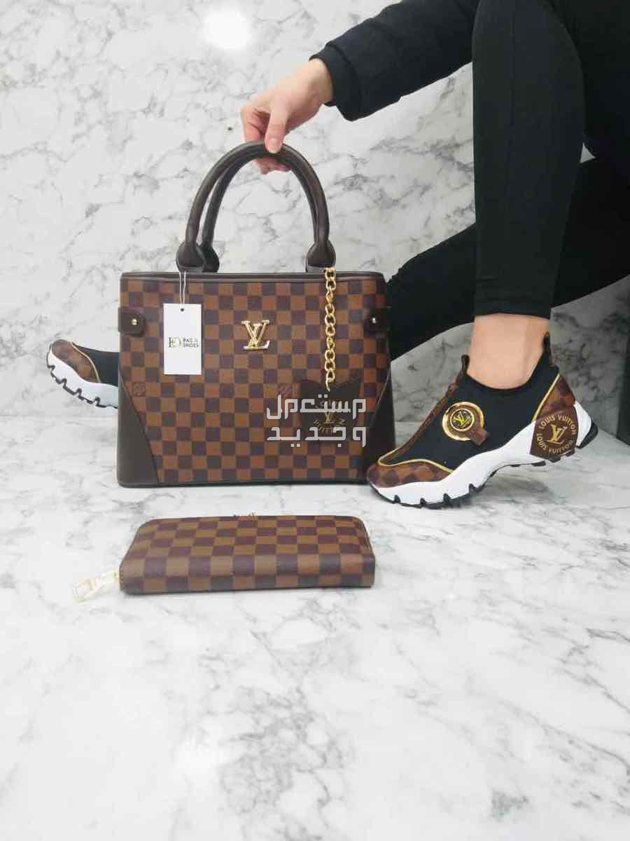 طقم نسائي شوز شنطه صناعه تركيه درجه اولى تصميم ماركات قوتشي لويس فيتون تومي