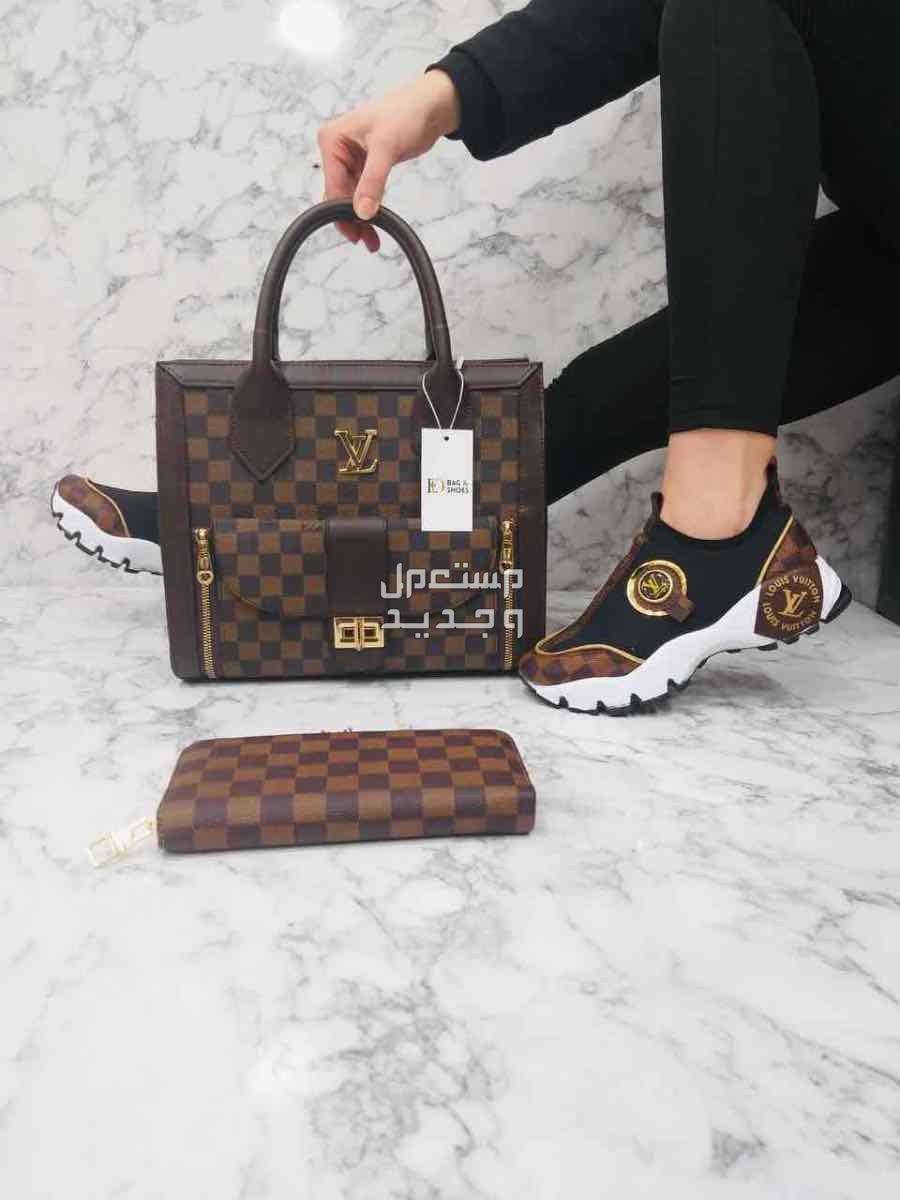 طقم نسائي شوز شنطه صناعه تركيه درجه اولى تصميم ماركات قوتشي لويس فيتون تومي