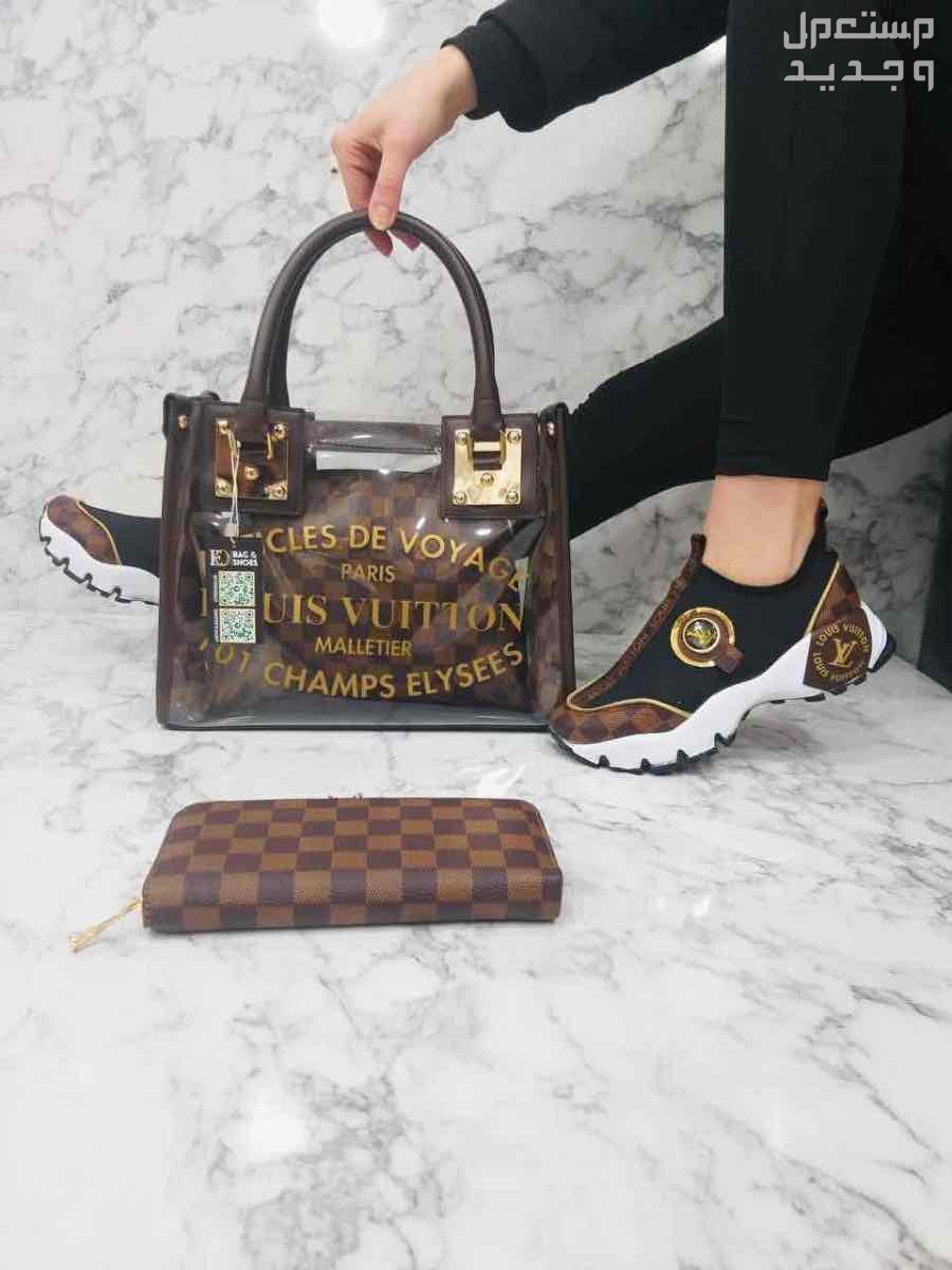 طقم نسائي شوز شنطه صناعه تركيه درجه اولى تصميم ماركات قوتشي لويس فيتون تومي