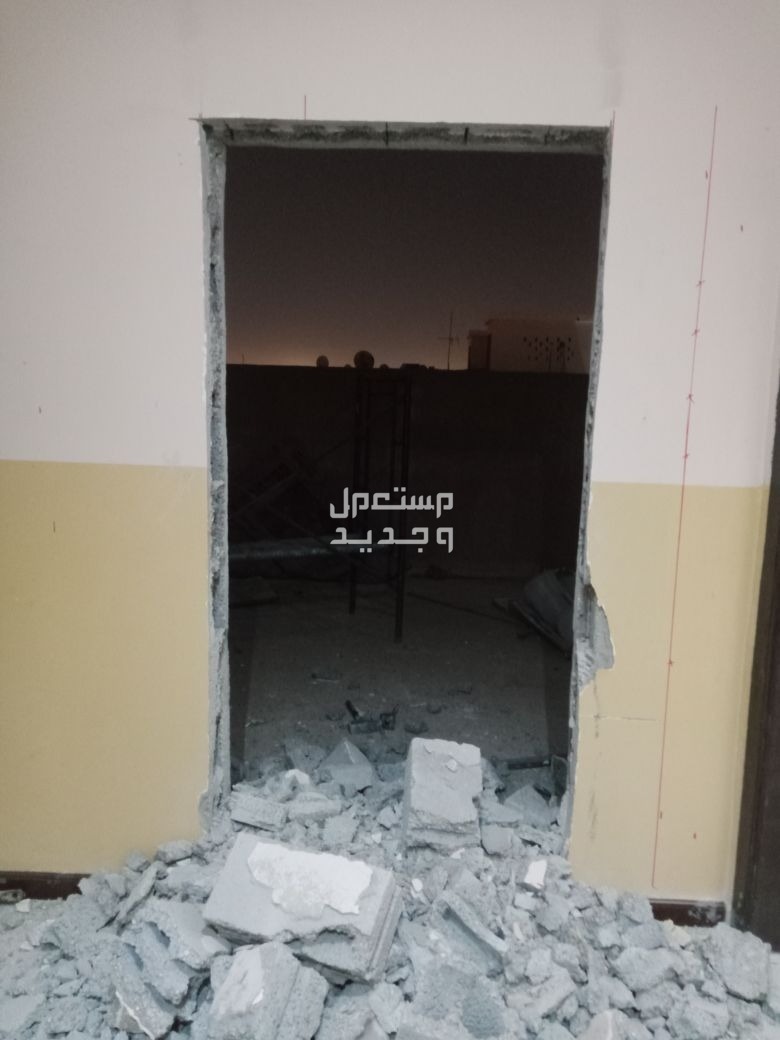 معلم بناء ولياسه ترميم وتكسير وعمل شلال جميع اعمال الترميم داخل الرياض