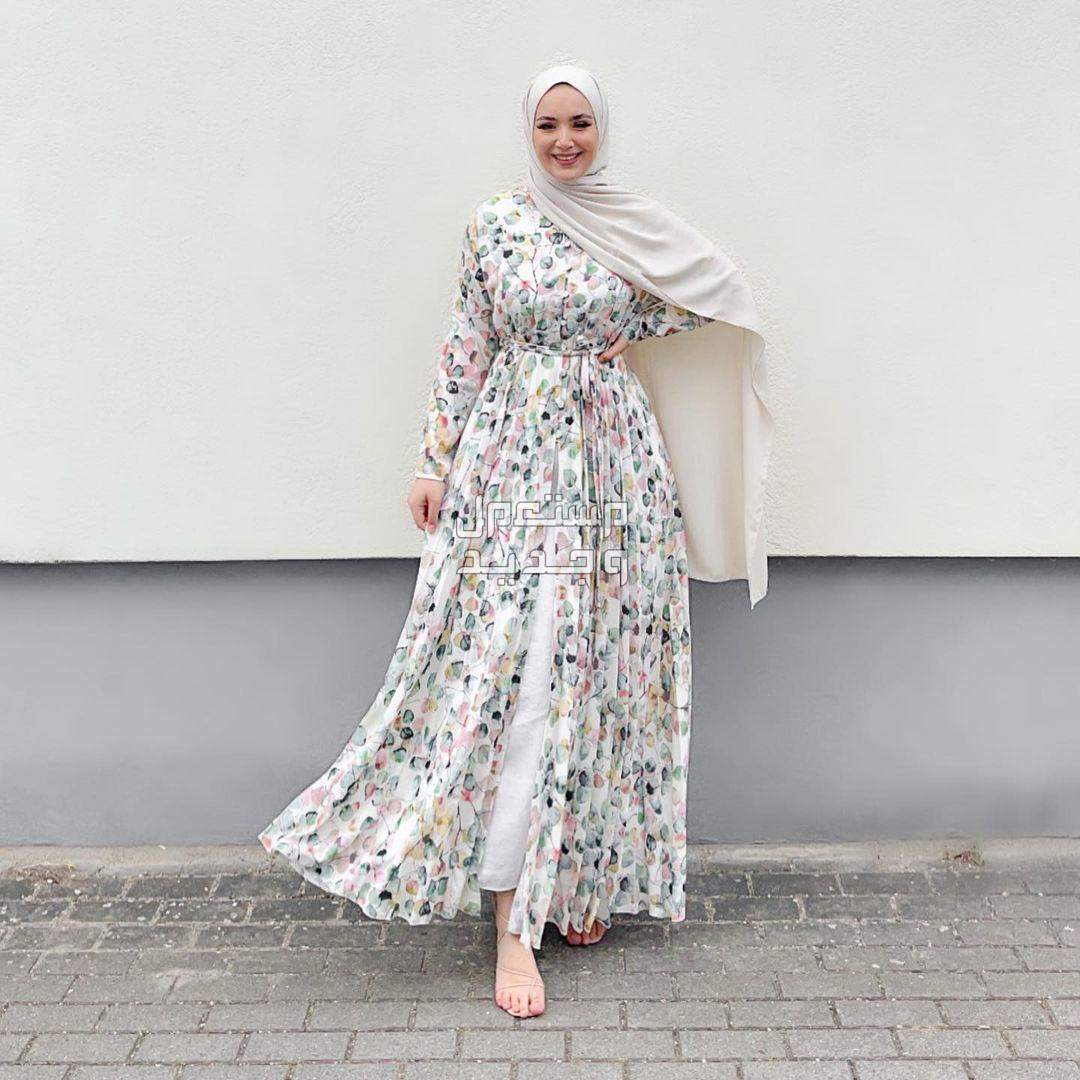 أشكال فساتين ربيعية للمحجبات 2024 في عمان فستان منقوش