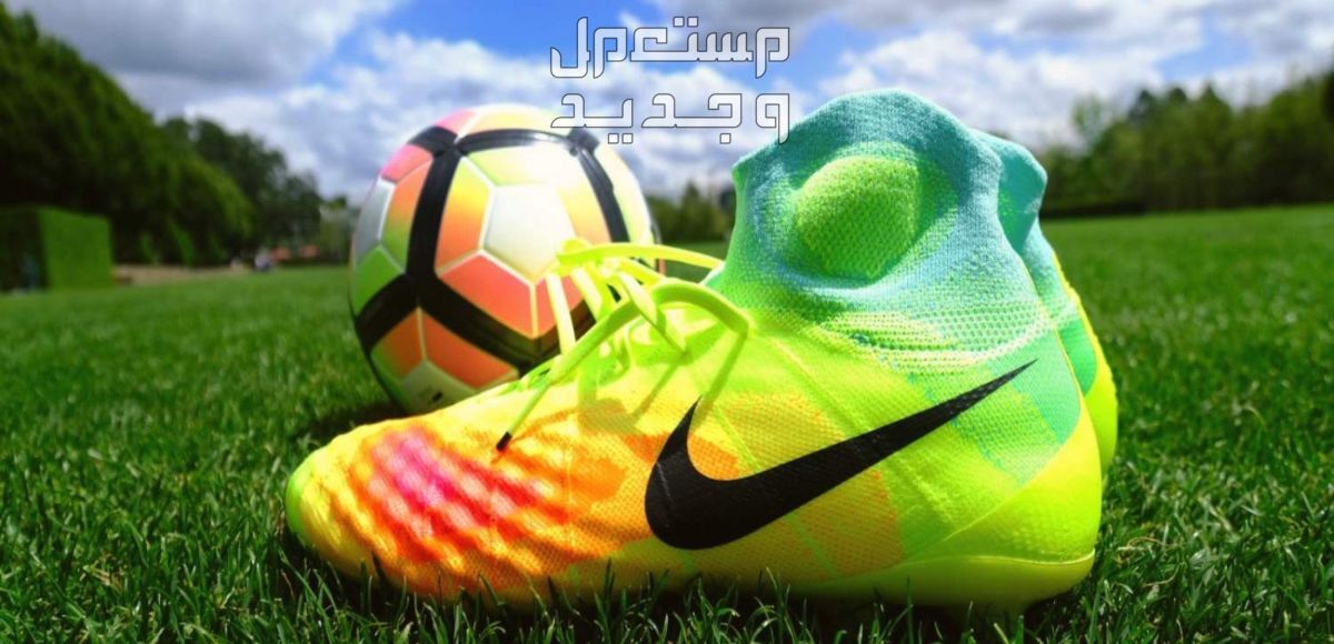 أفضل 5 أحذية كرة قدم للعشب الصناعي 2024 حذاء أصفر