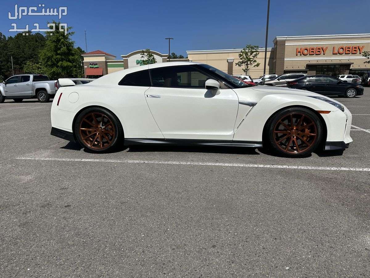 Nissan GT-R 2017 in Dubai at a price of 105 thousands AED