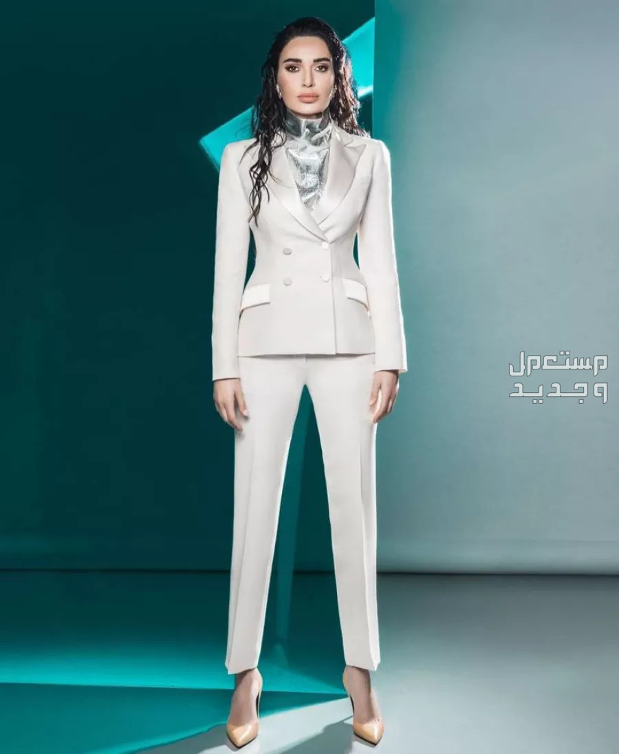 أجمل إطلالات رسمية أنيقة لسيدة اعمال (صور) في الأردن بدلة بيضاء