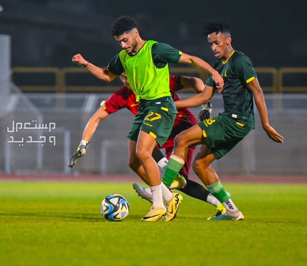 موعد وأسعار تذاكر مباراة النصر والخليج في دوري روشن 2024 تدريبات لاعبي نادي الخليج