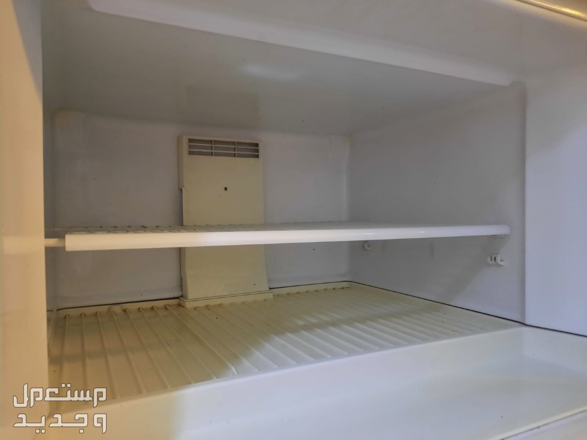 ثلاجة كبيرة 20 قدم 2 حوض مطبخ جديدين في جدة بسعر ألف ريال سعودي