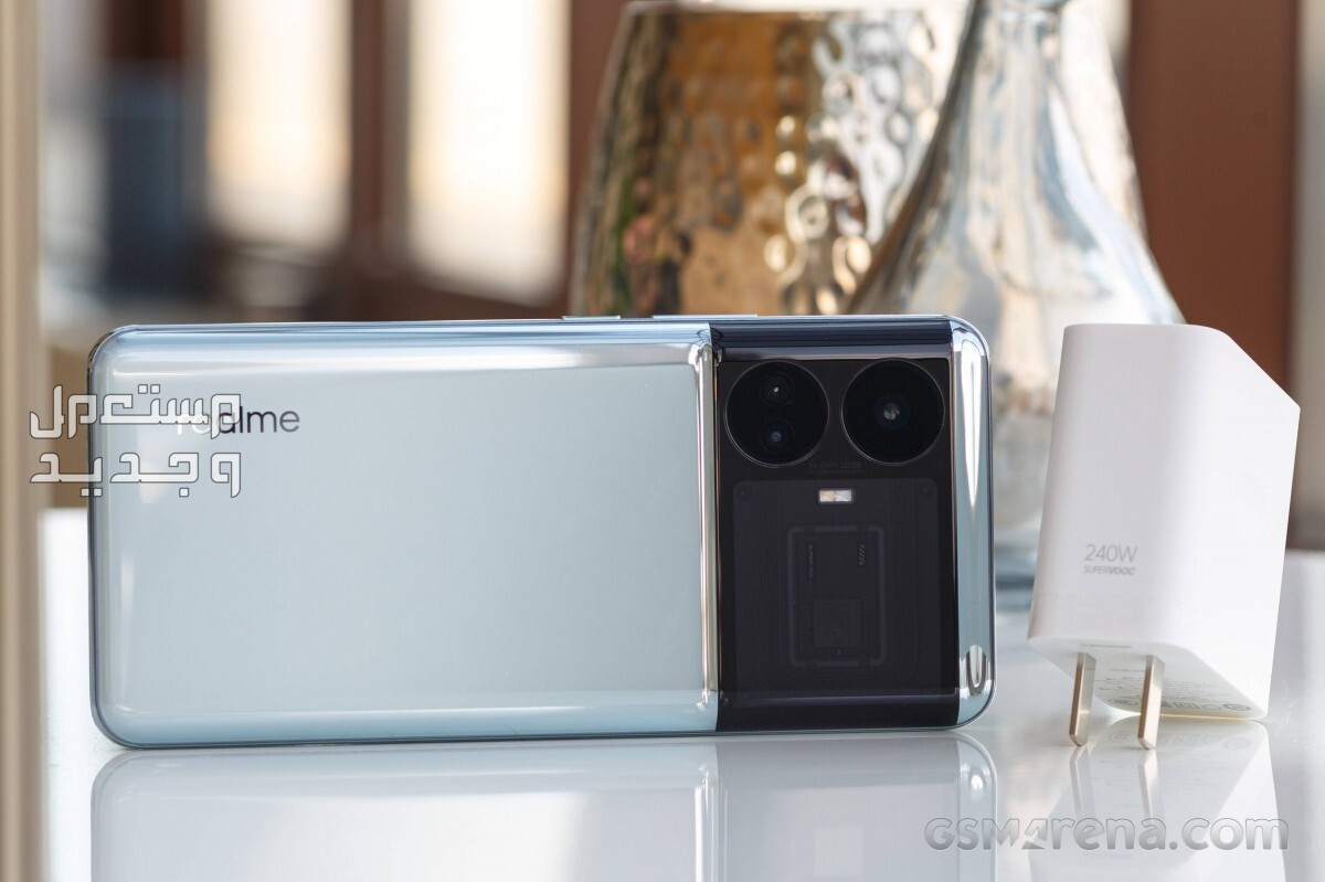أسرع شاحن هاتف في العالم وكم سعره جوال Realme GT5