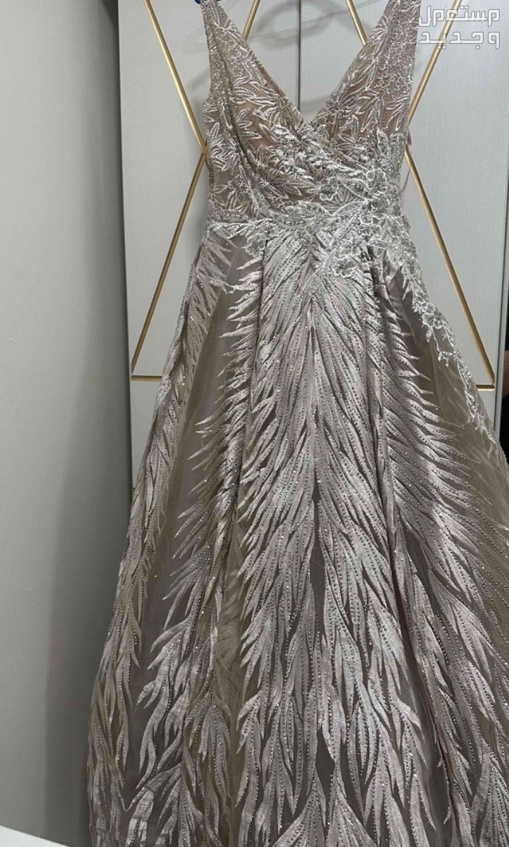فستان سهرات فخم في صفوى  في القطيف بسعر 1500 ريال سعودي