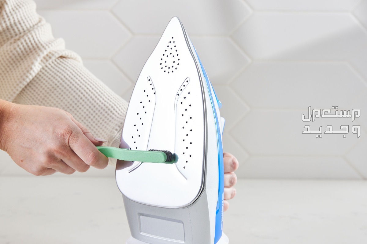 طريقة تنظيف المكواة البخار من الداخل والخارج.. وأسعار مكاوي البخار 2024 إزالة ترسبات المكواة بمعجون الأسنان