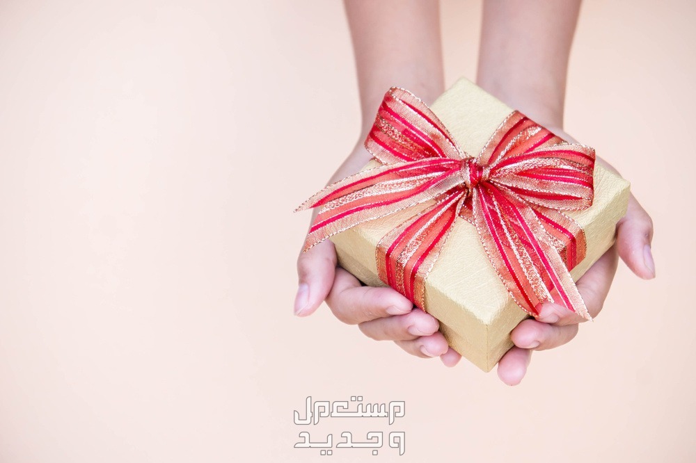 طريقة تصميم بطاقة تهنئة للعروسين بالخطوبة والزواج في الأردن هدايا للعروسين