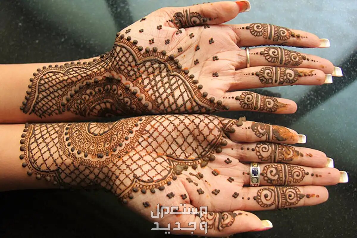 تفسير حلم الحناء في اليدين للعزباء والمتزوجة في قطر تفسير حلم الحناء في اليدين للعزباء والمتزوجة