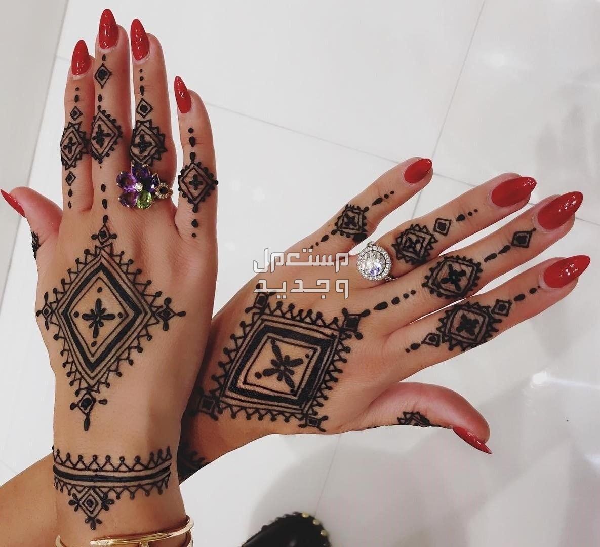 تفسير حلم الحناء في اليدين لابن سيرين للعزباء والمتزوجة تفسير حلم الحناء في اليد اليمنى واليسرى للعزباء