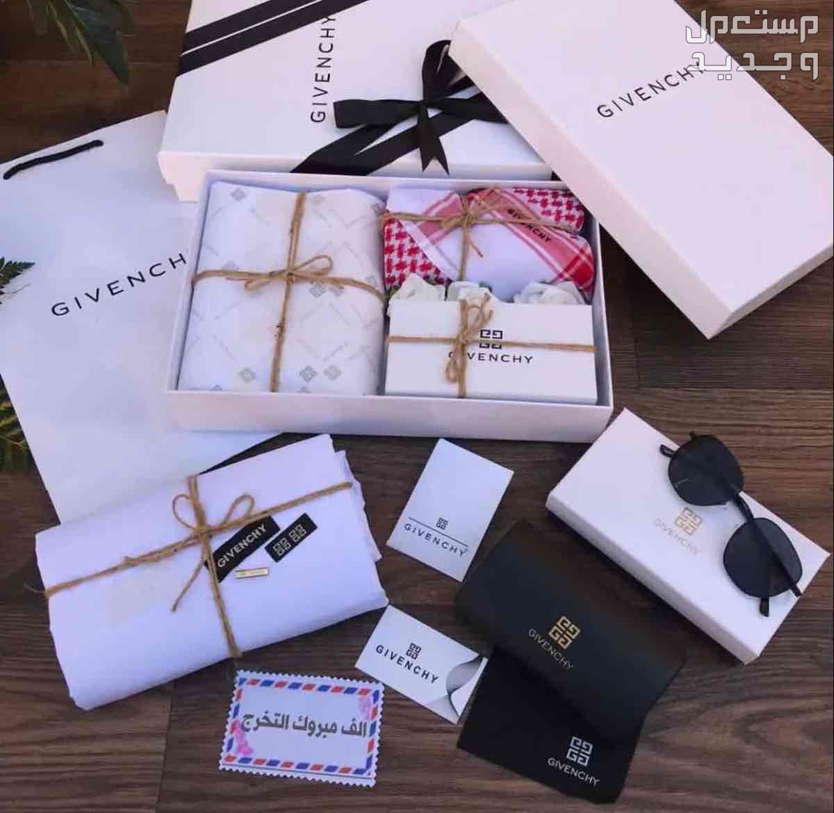 *بوكس ماركه كارتير* ☑️ *قماش ماركه كارتير صيفي مع زراير ولوقو للجيب و الرقبة* ☑️ *شماغ كوبي ماركه كارتير  سوبر ديلوكس قطن 100%مقاسات60-58-55* *☑️تعليقة سيارة نحت الاسم حسب الطلب* *☑️عطر