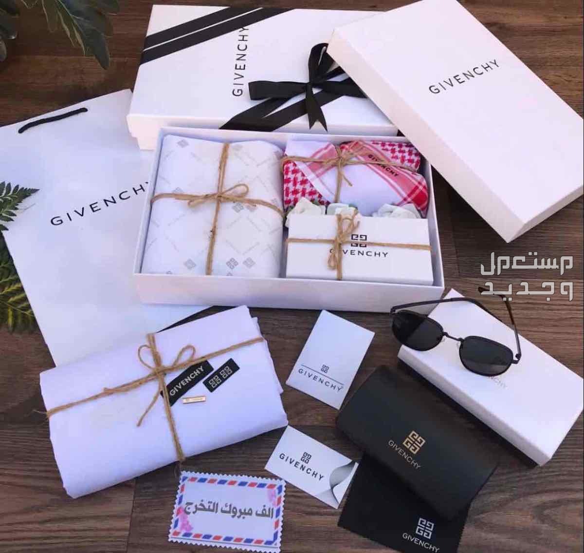 *بوكس ماركه كارتير* ☑️ *قماش ماركه كارتير صيفي مع زراير ولوقو للجيب و الرقبة* ☑️ *شماغ كوبي ماركه كارتير  سوبر ديلوكس قطن 100%مقاسات60-58-55* *☑️تعليقة سيارة نحت الاسم حسب الطلب* *☑️عطر