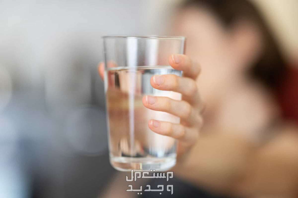 فوائد شرب الماء للبشرة الدهنية والكمية المناسبة لوجه مشرق نوع الماء المفيد للبشرة