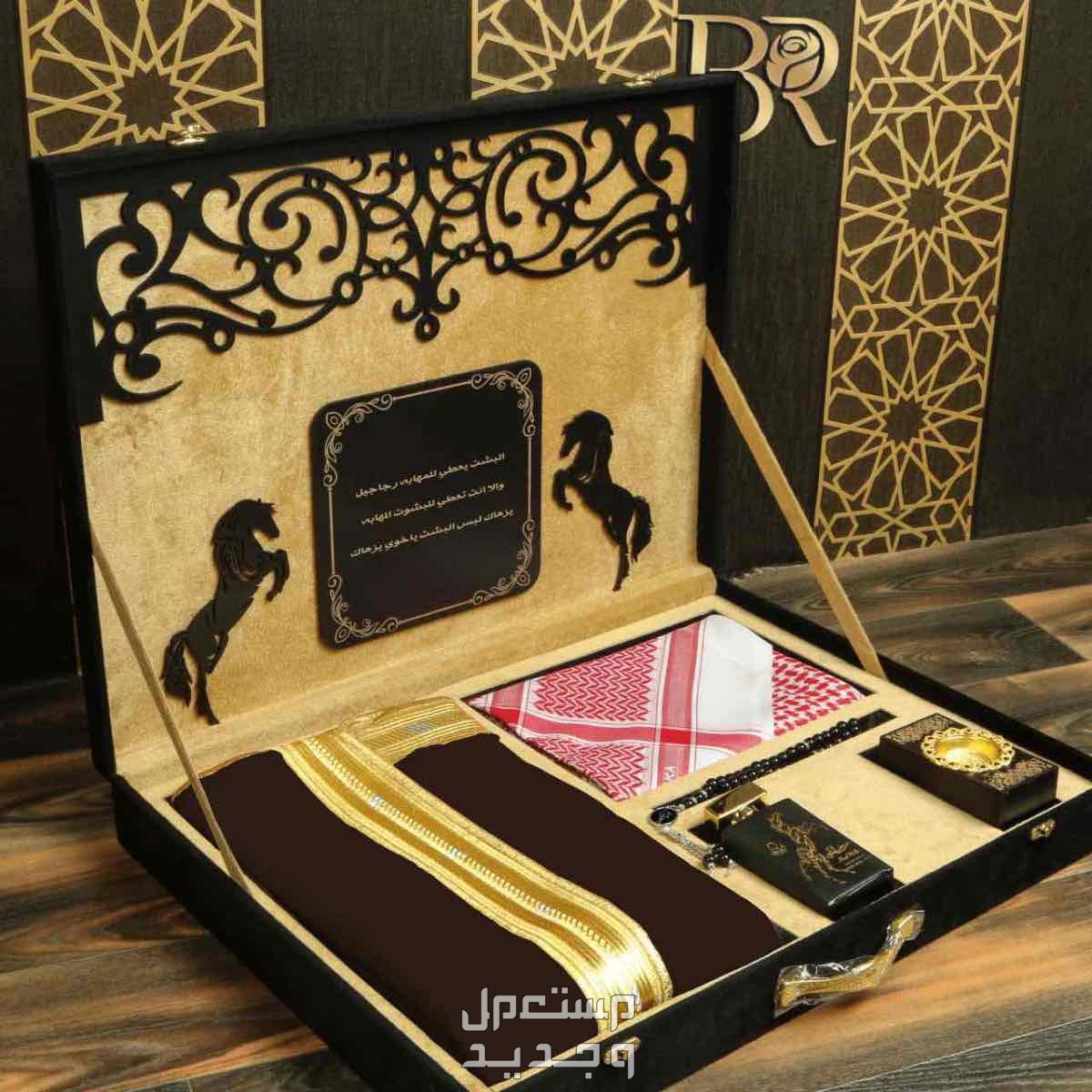 نقدم لكم بوكس جفنشي رجالي راقي يتكون من قماش جفنشي_^^_______________ *1* شماغ رجالي قطن 100% *2* مبخره  *3* مشلح  *4* سبحه * 5 * عطر رجالي 100 مل